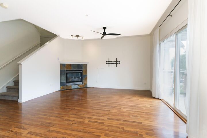 Property Photo:  1567 Grant Avenue 206  BC V3B 1P1 