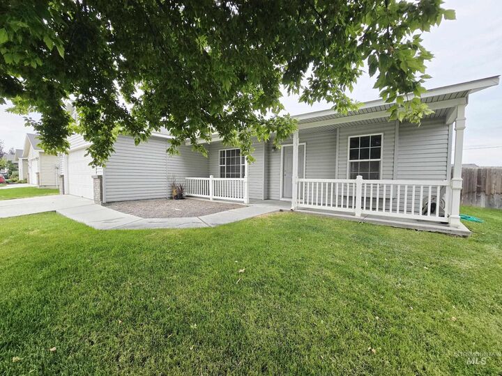 Property Photo:  2111 N Sparrowhawk  ID 83634 