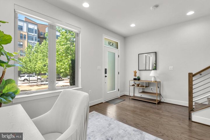Property Photo: 820 Thompson Crescent 26 MD 20852