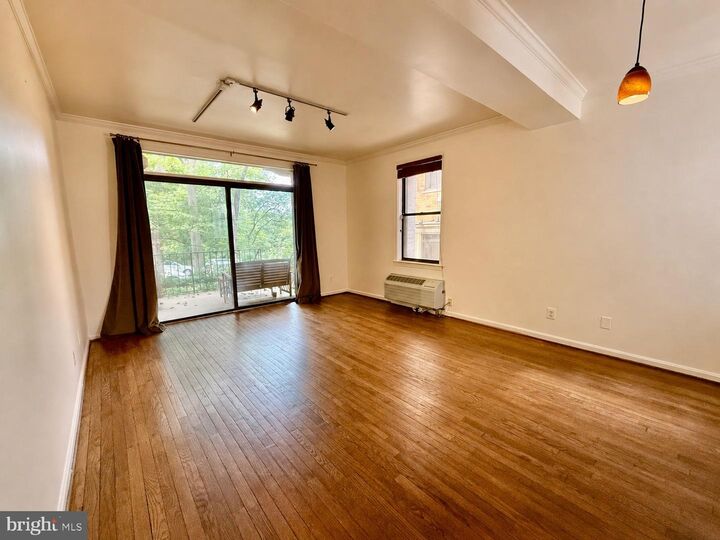 Property Photo:  2310 Ashmead Place NW 106  DC 20009 