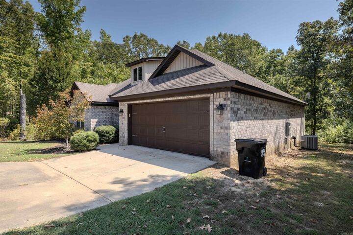 Property Photo: 6136 Stone Chase Drive Drive AR 72019