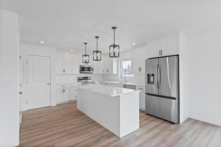 Property Photo:  104 Fourth Street North  MB R0A 0V2 