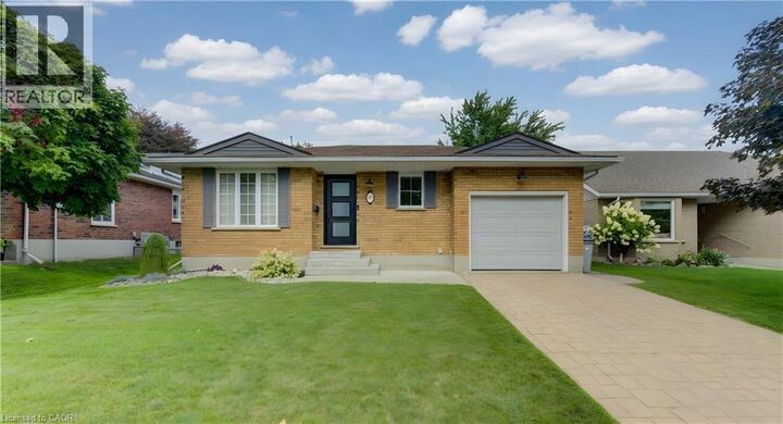 Property Photo:  595 Maple Avenue North  ON N4W 3G4 
