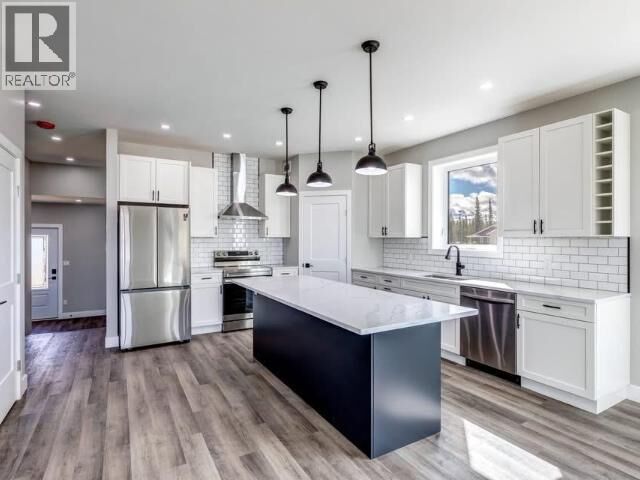 Property Photo:  32 Eugene Avenue  YT Y1A 0S9 