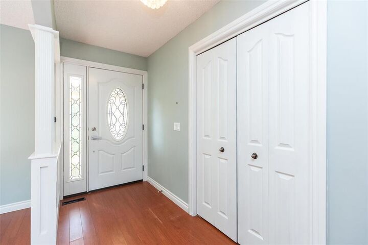 Property Photo:  102 Groveland Bay  MB R3T 5G2 