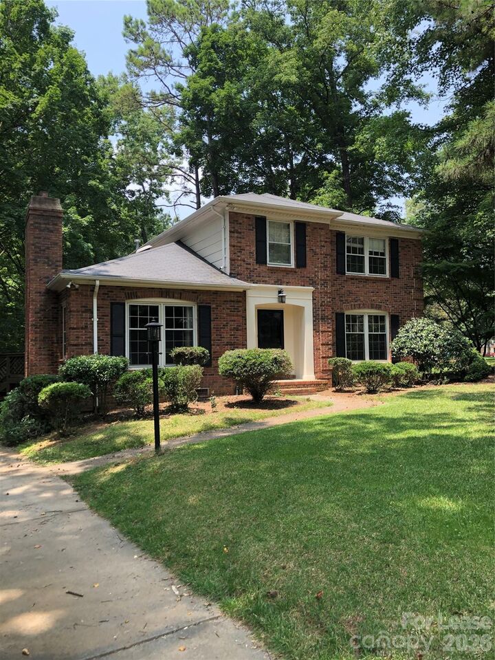 Property Photo: 823 Tadlock Place NC 28105