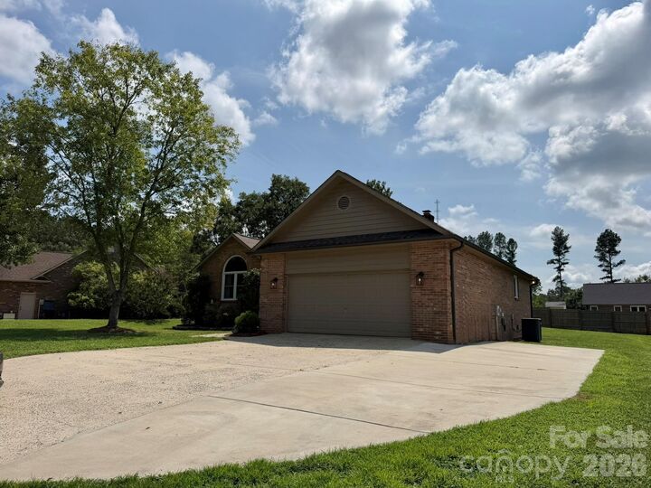 Property Photo: 141 Walking Horse Run NC 28164