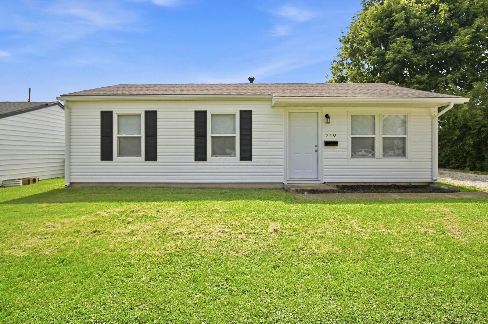 Property Photo: 219 Concord Avenue OH 43056
