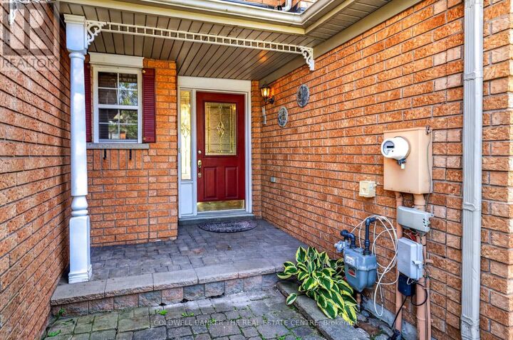 Property Photo: 14 Milloy Place ON L4G 7L2