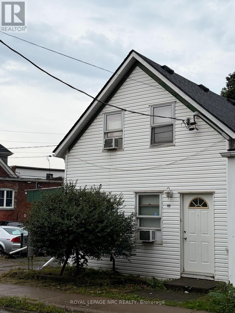 Property Photo:  44 North Street  ON L2R 2S5 
