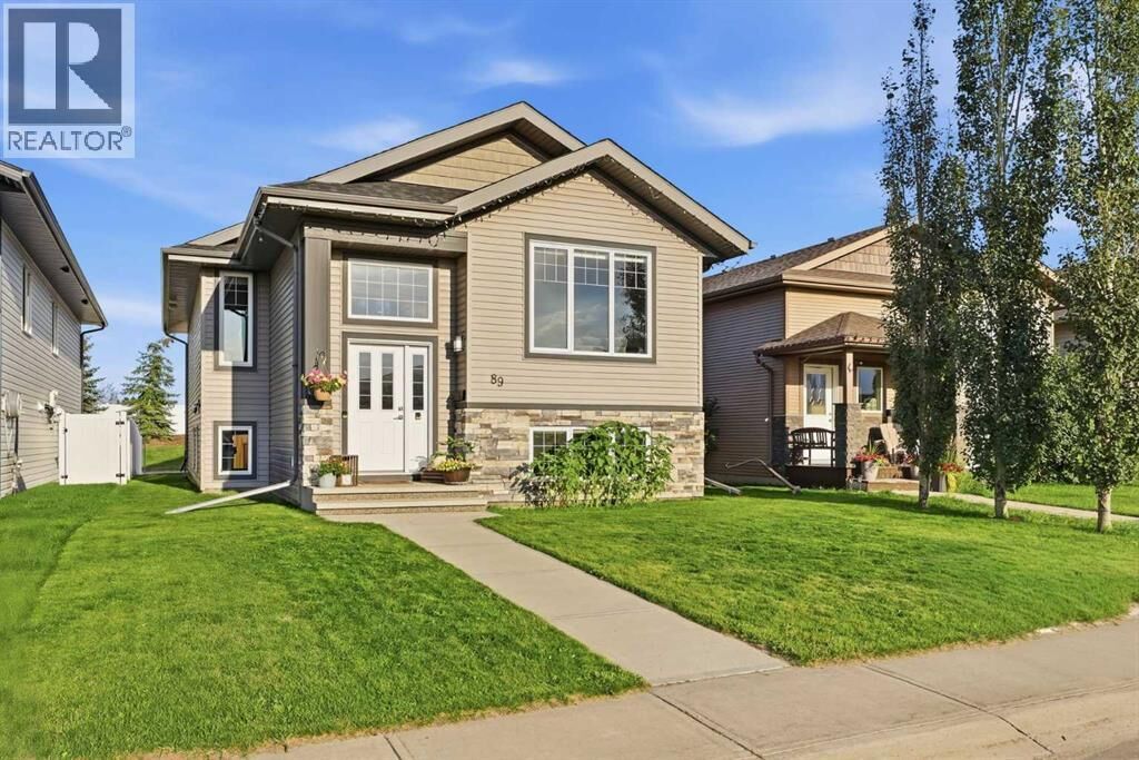 Property Photo: 89 Aztec Crescent AB T4M 0M2