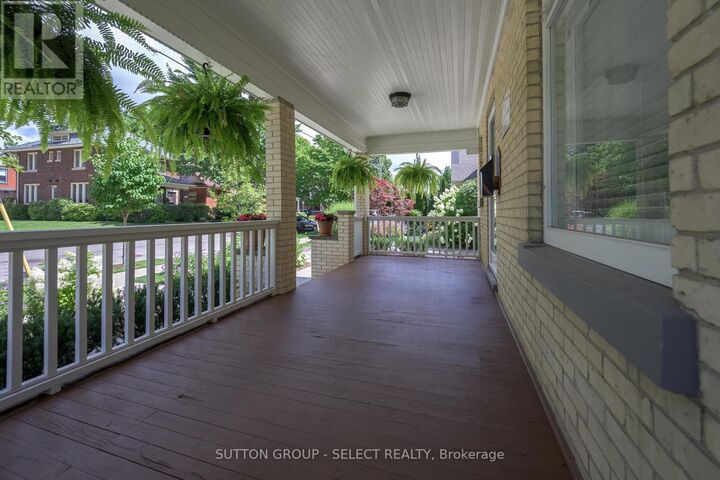 Property Photo:  345 Tecumseh Avenue East  ON N6C 1T1 