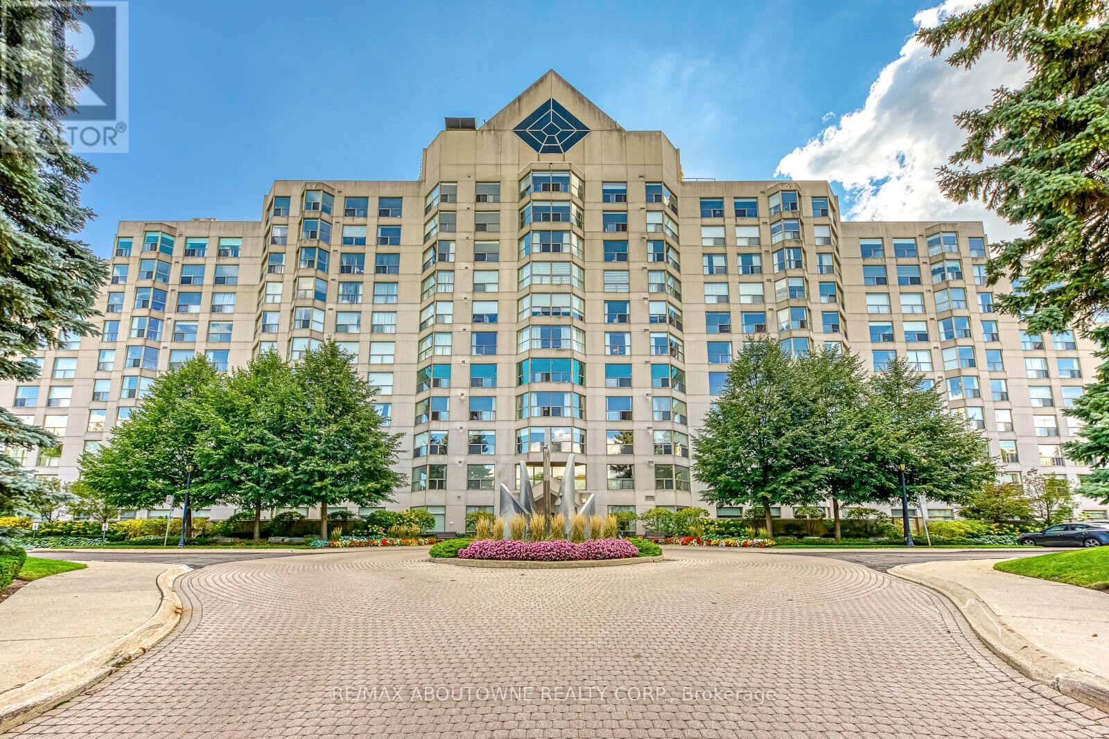 Property Photo: 1700 The Collegeway 613 ON L5L 4M2