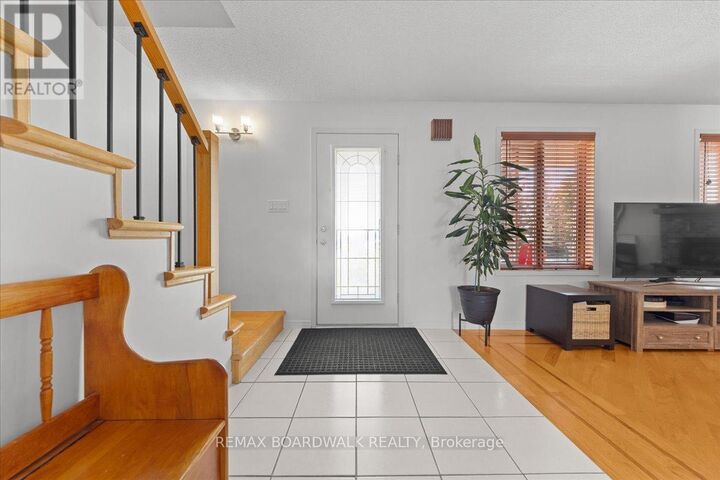 Property Photo:  795 Rejane Crescent  ON K6A 2K7 