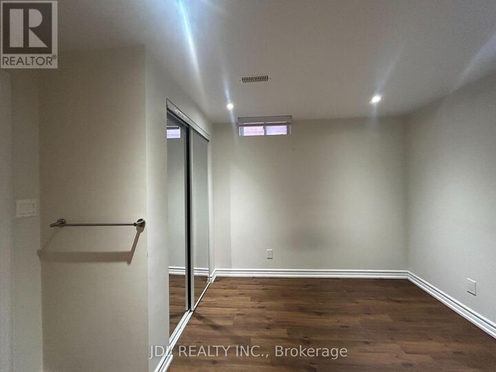 Property Photo:  36 Bendamere Cres Crescent  ON L3P 6Y1 