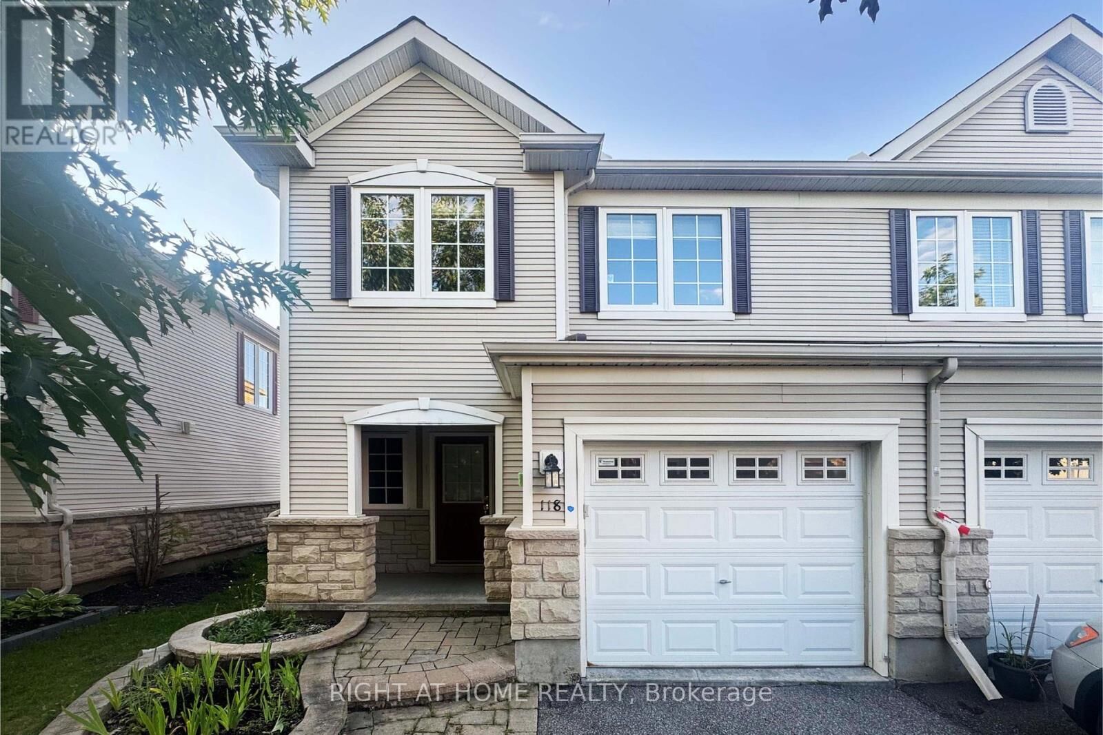 Property Photo:  118 Braddock Private  ON K2J 0E6 