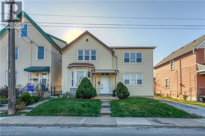Property Photo:  48 Shaw Street 1  ON L8L 3P3 
