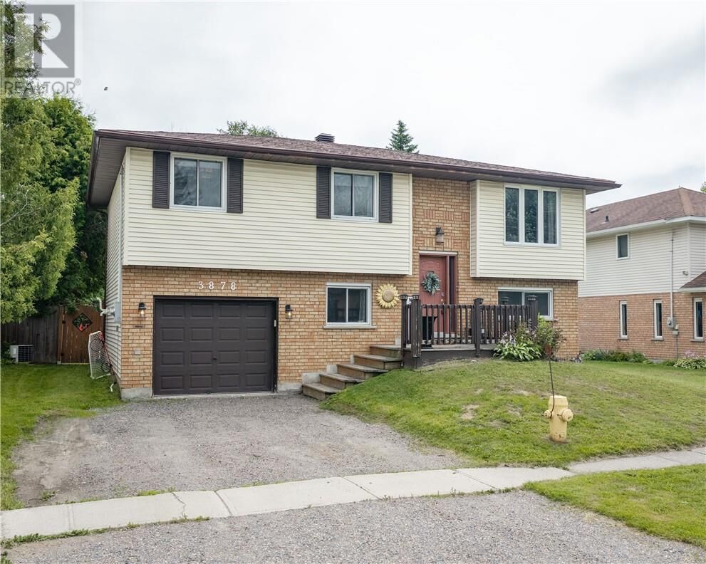 Property Photo:  3878 Macmillan Drive  ON P3N 1H9 