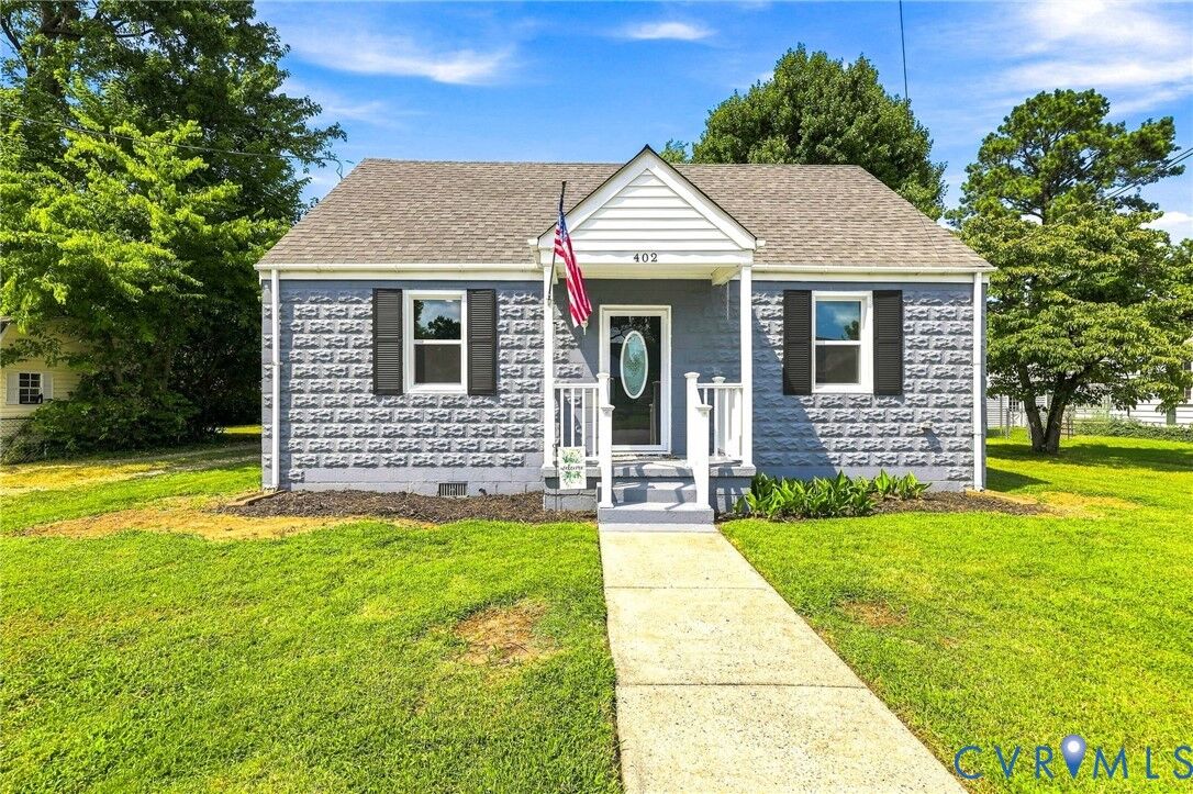 Property Photo: 402 Stuart Avenue VA 23834
