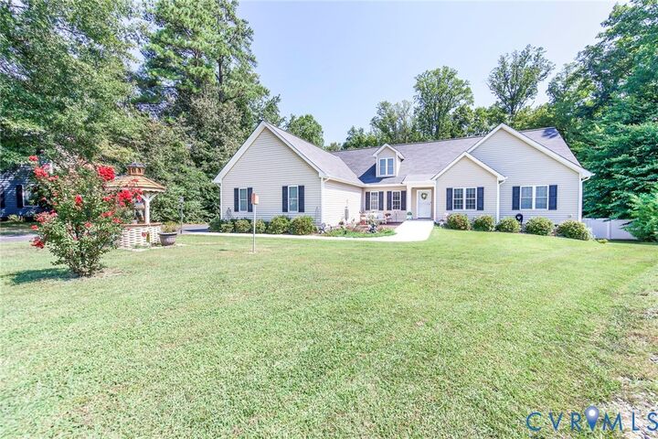 Property Photo:  8266 Oakfield Lane  VA 23116 