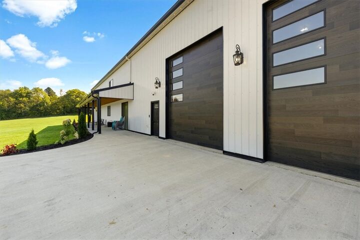 Property Photo: 711 E US 42 OH 45385