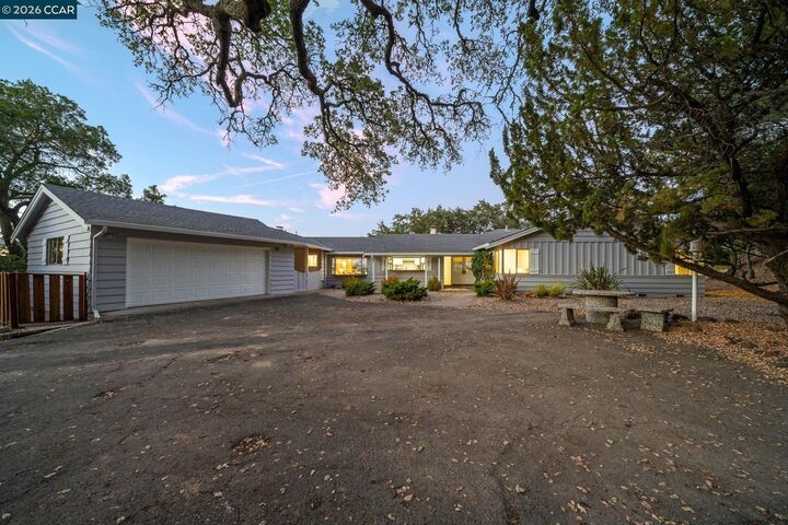 Property Photo:  300 Oak View Ter  CA 94526 
