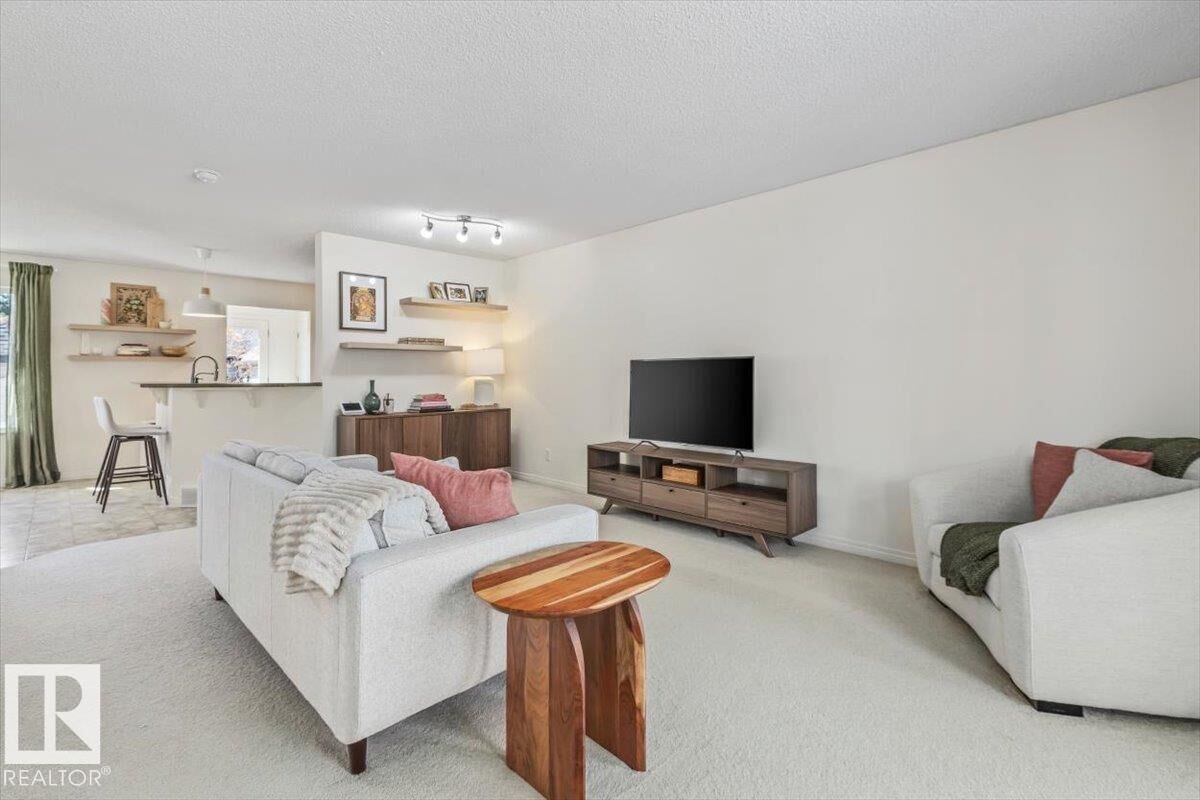Property Photo: 5281 Terwillegar Boulevard NW 12 AB T6R 0C5