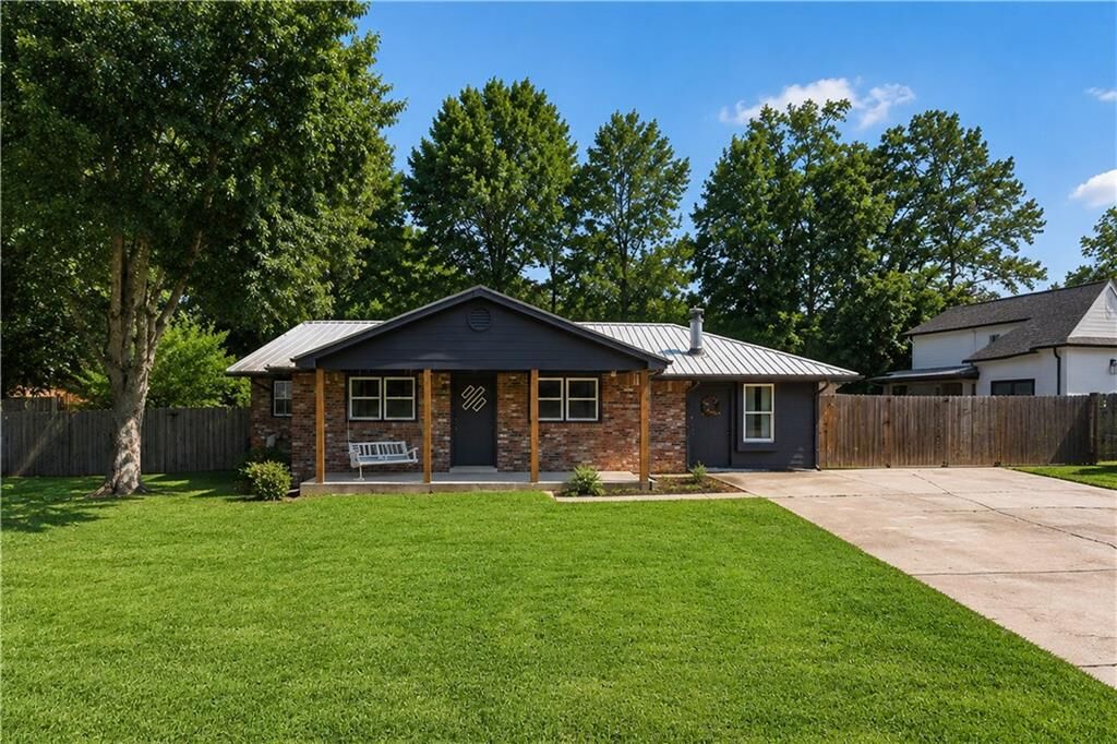 Property Photo: 211 Brooke Drive GA 30009