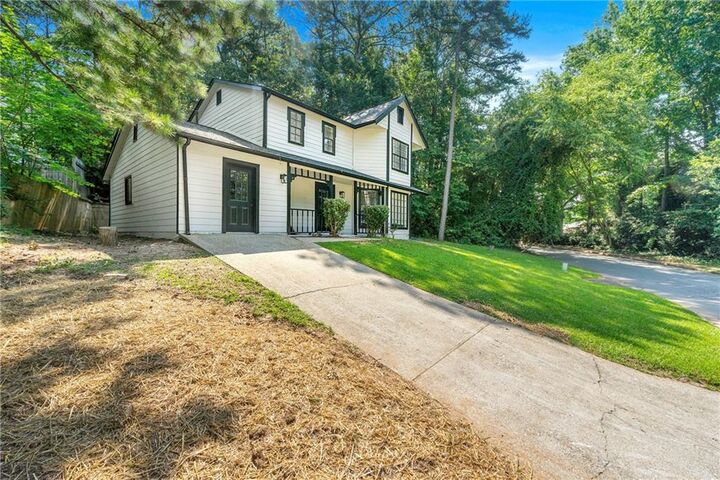 Property Photo:  534 Woodcrest Manor Drive  GA 30083 