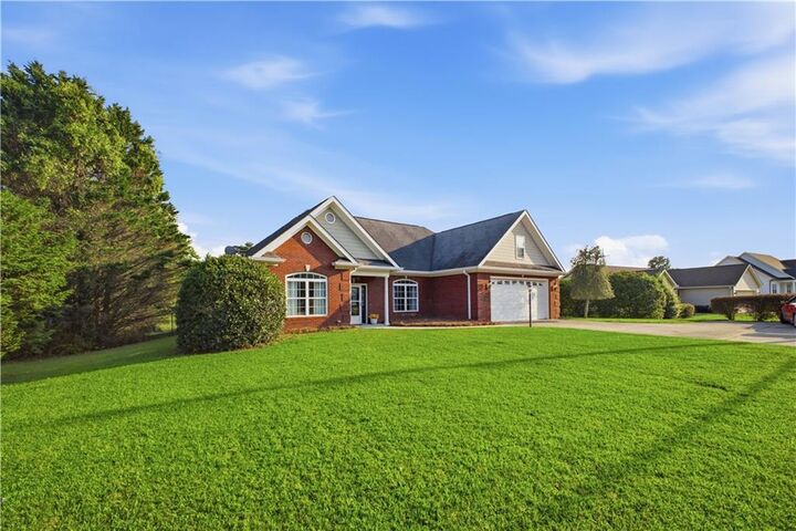 Property Photo: 3601 Garden Lakes Parkway GA 30165