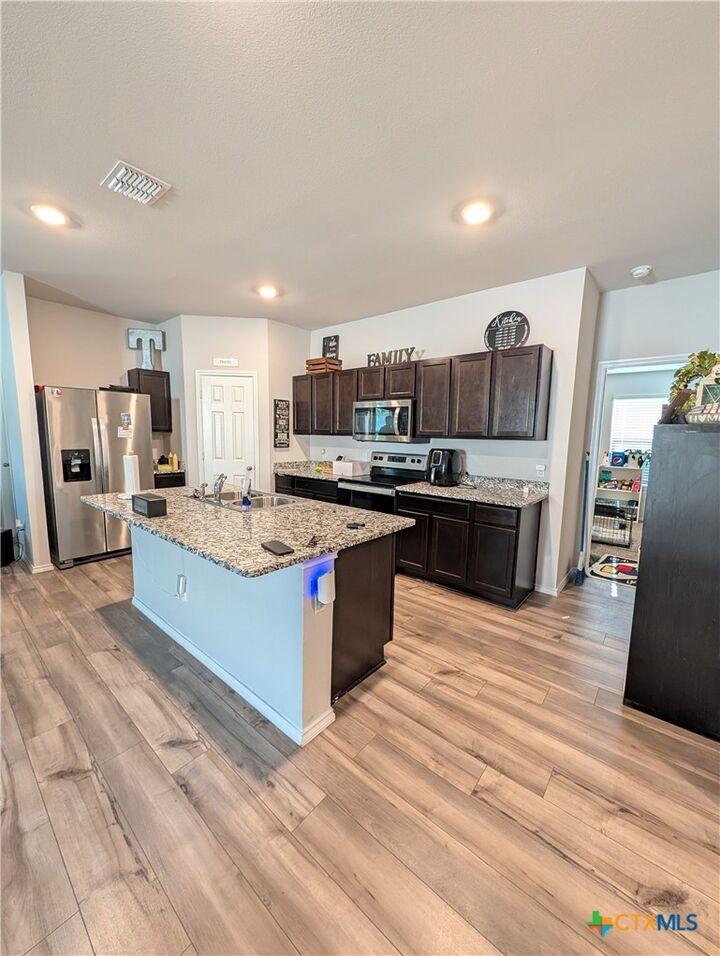 Property Photo: 1173 Ottoman Loop TX 76579