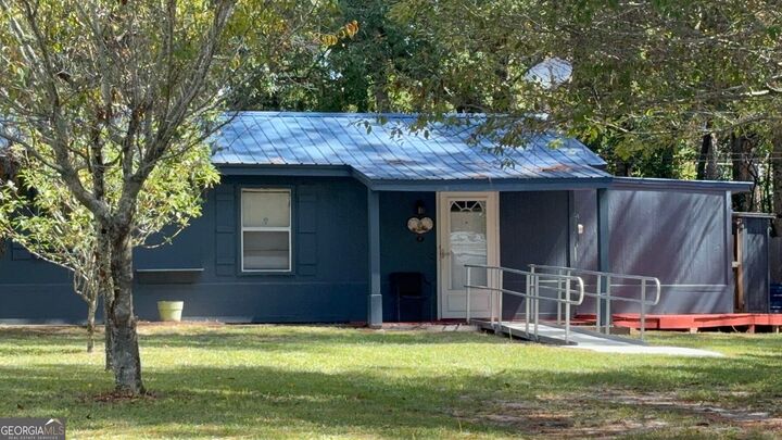 Property Photo: 704 Bay Street GA 31501