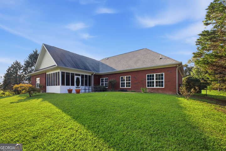 Property Photo: 3601 Garden Lakes Parkway NW GA 30165