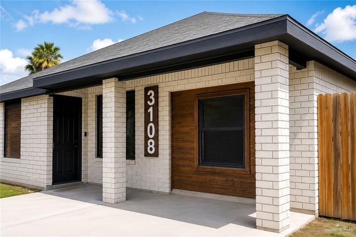 Property Photo:  3108 Highland Park Avenue  TX 78574 