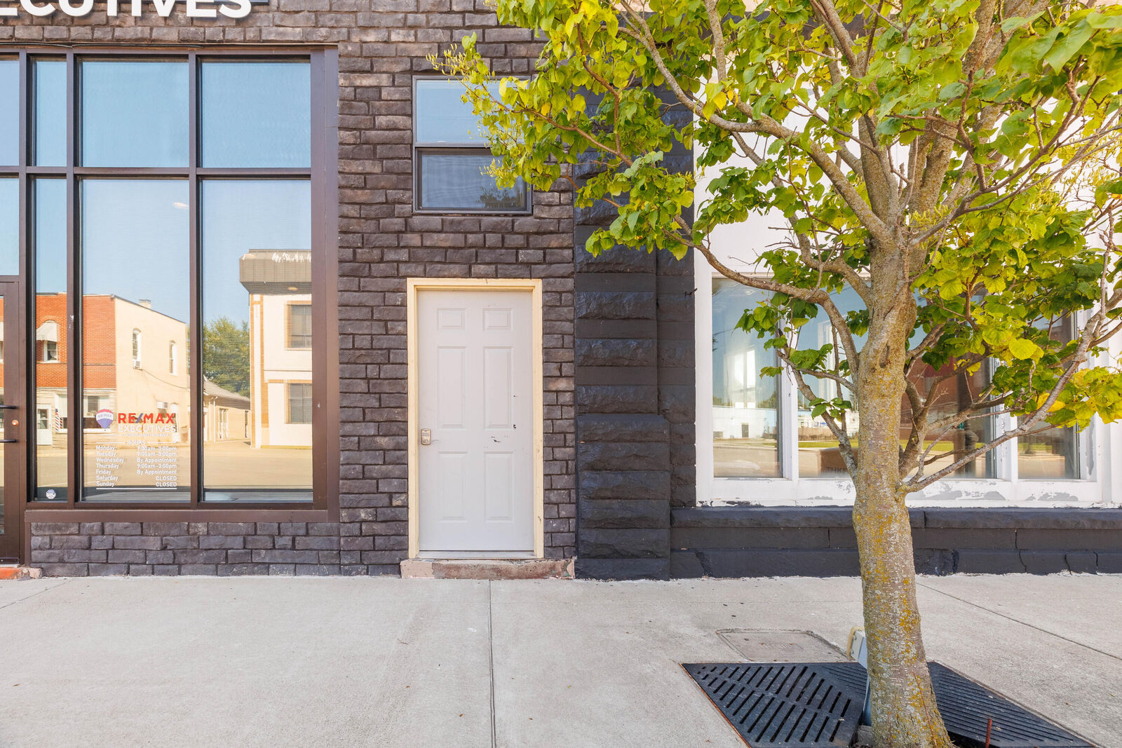 Property Photo:  221 S Newton Street 2  IN 47948 