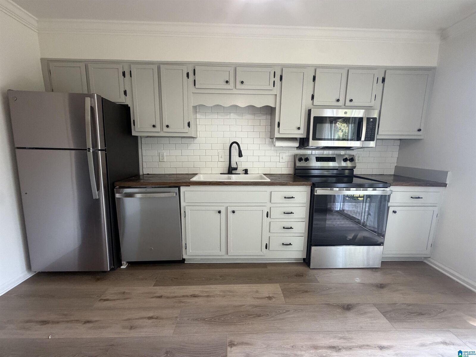 Property Photo:  3408 Sandner Court C  AL 35209 