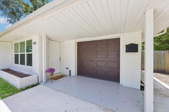 Property Photo: 4017 Woodfin Street TX 77025