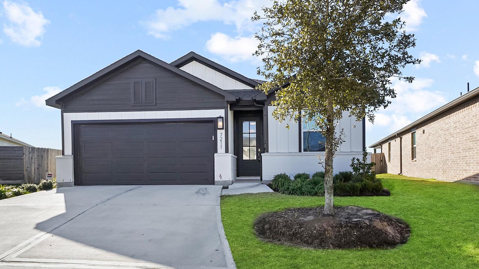 Property Photo: 7211 Greenbriar Bend Court TX 77433