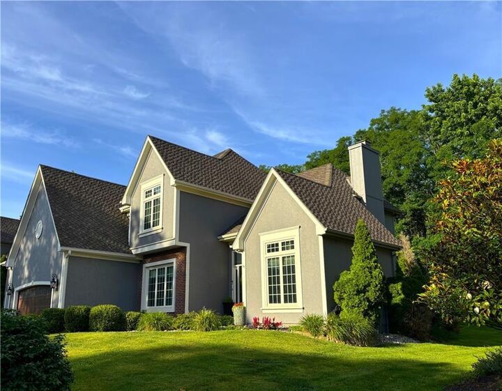 Property Photo: 5812 Manor Drive MO 64152