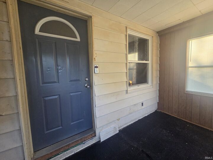 Property Photo:  1507 Jackson Avenue  IN 47714 