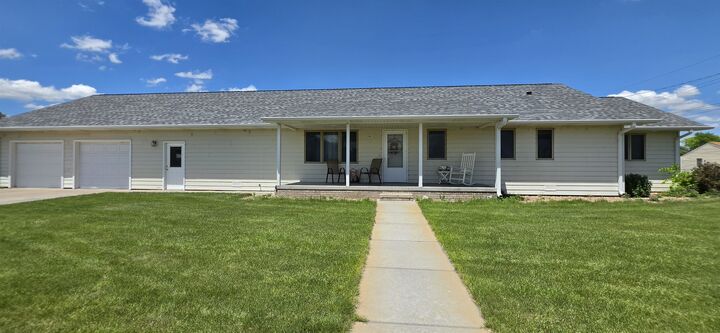 Property Photo:  1701 E G Street  NE 69101 