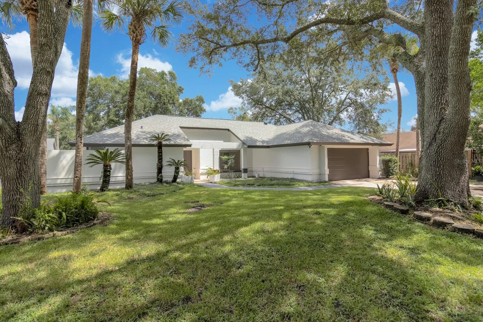 Property Photo: 381 Haverlake Circle FL 32712