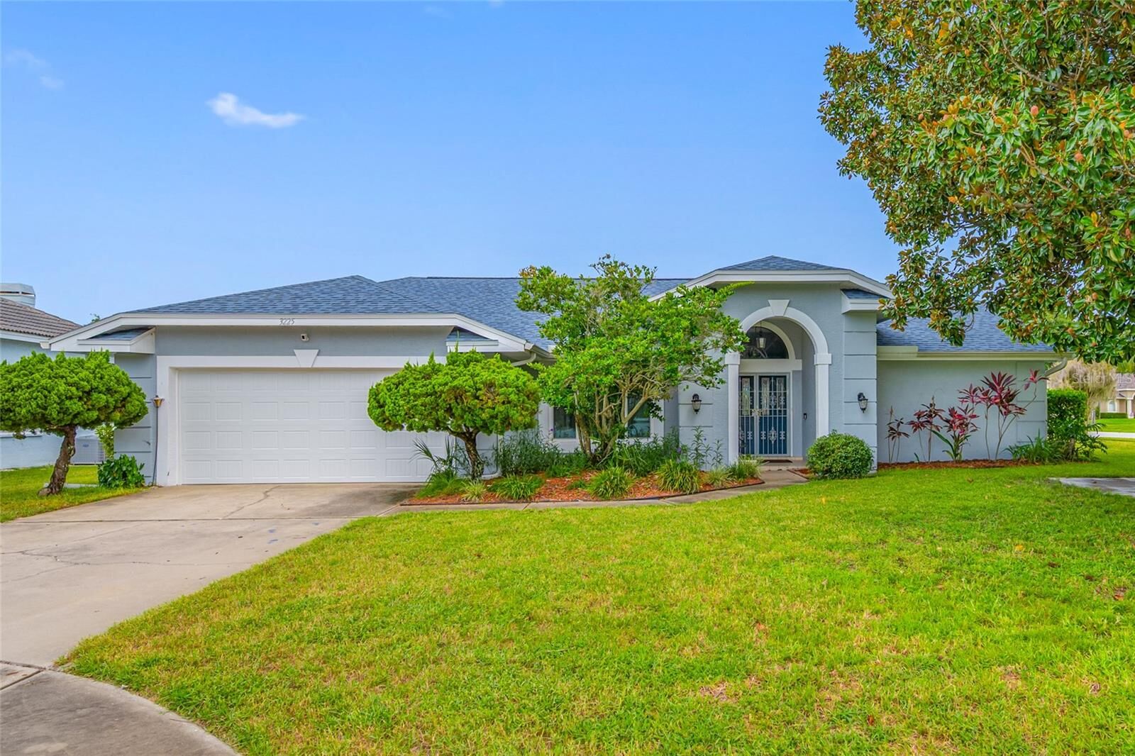 Property Photo: 3225 Hearthstone Court FL 34691