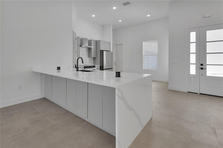 Property Photo: 2770 McKenzie Road W FL 32724