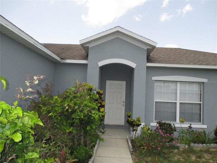 Property Photo: 824 Colville Drive FL 34759