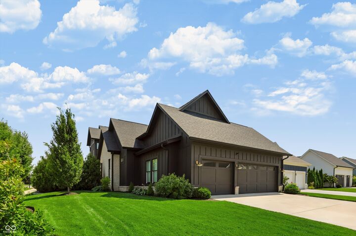 Property Photo:  15040 Oak Hollow Lane E  IN 46033 
