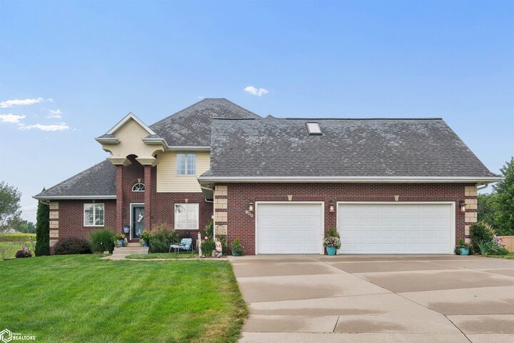 Property Photo:  508 3rd Avenue SE  IA 50247 
