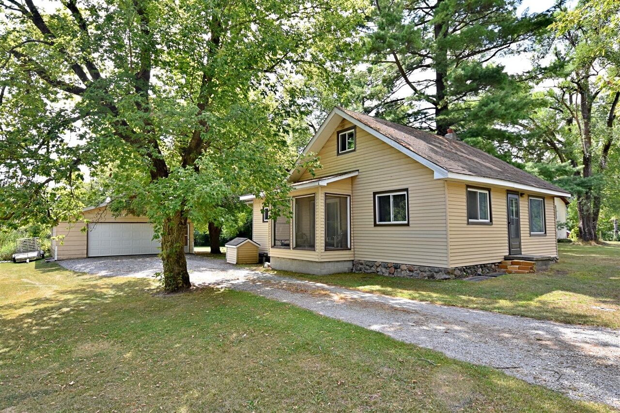 Property Photo: 2753 3 Mile Road MI 49679-8116