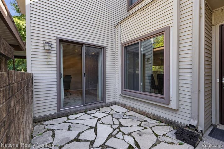 Property Photo: 20718 Taft Road MI 48167 2839