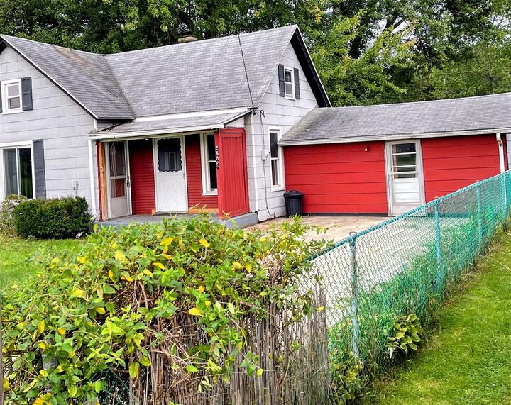 Property Photo:  2632 Lincoln Avenue  MI 49085-3305 